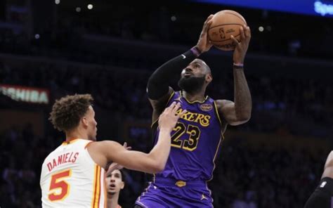 most 30 point games in nba history|LeBron James breaks Michael Jordan's record for most 30.